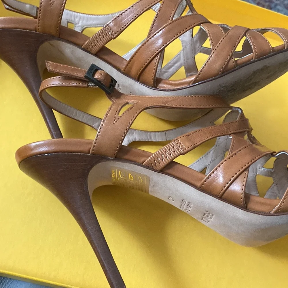 ❌SOLD❌FENDI Scotch Brown Sling Back Heels🤍🧡🤍 - Picture 7 of 13
